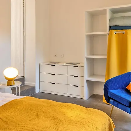 Appartamento Casale E Piazze 46 Maison De Face à La à